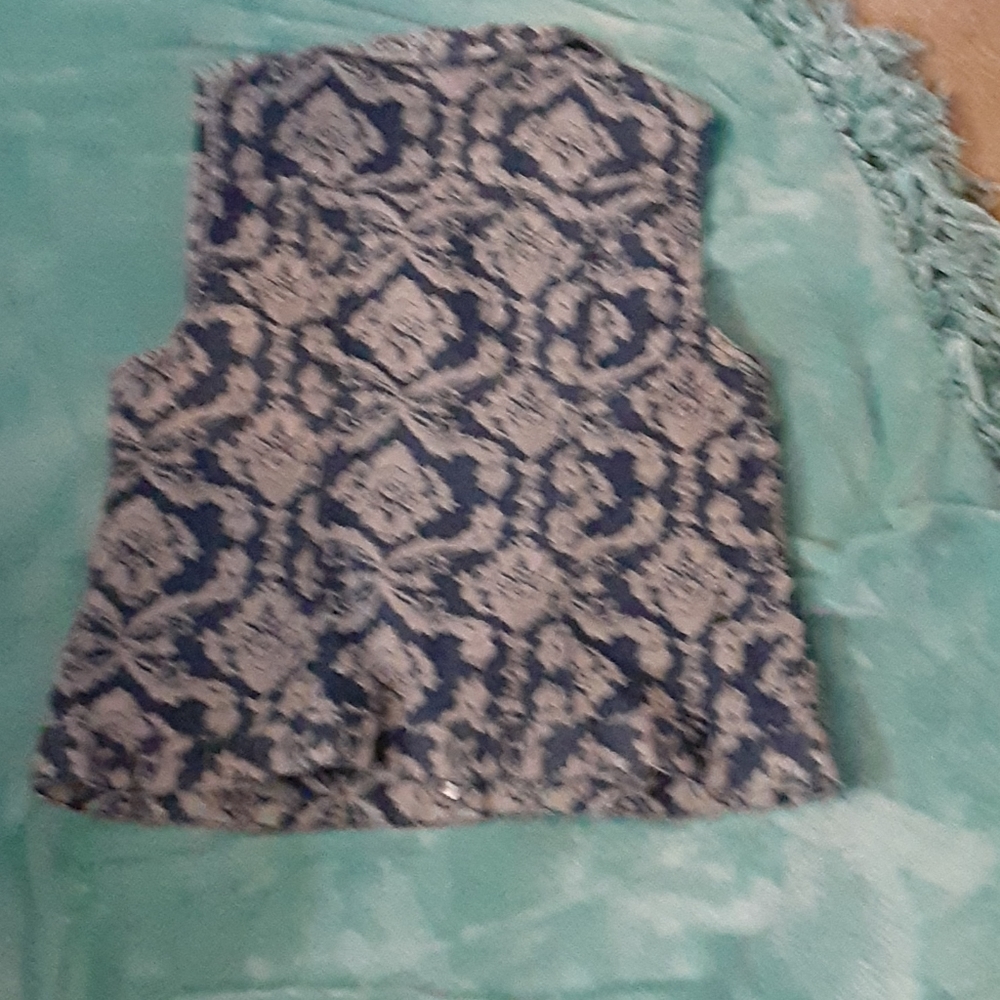 Vest - Picture 2 of 2